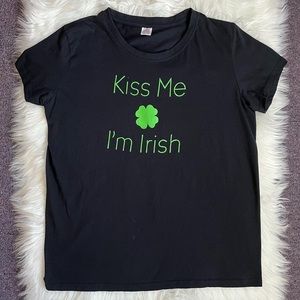 Kiss me I’m Irish St. Patrick’s patty’s day short sleeve tee black green holiday